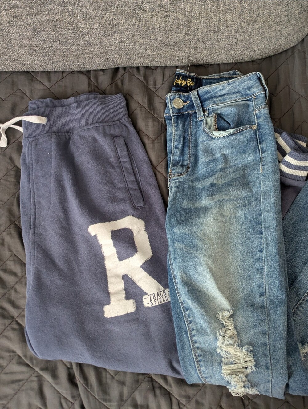 🌞 4/20$ Kids Blue Sweatpants and Distressed Denim Jeans Set